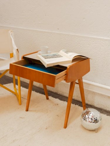 Hanna, la table d'appoint en bois N°610