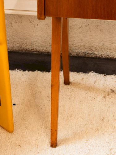 Hanna, la table d'appoint en bois N°610