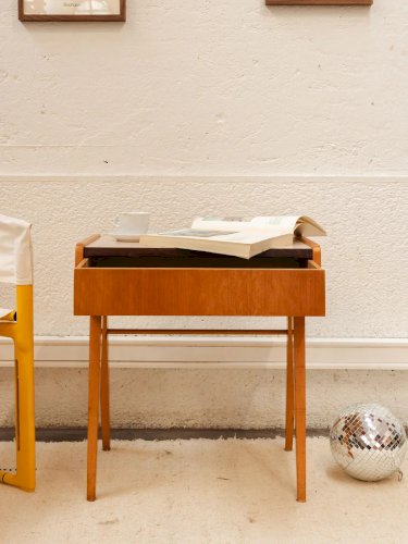 Hanna, la table d'appoint en bois N°610