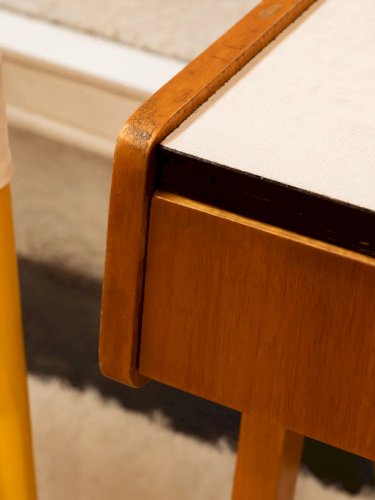 Hanna, la table d'appoint en bois N°610