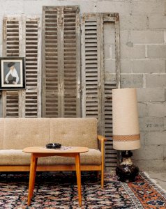 Hanna, the wooden side table No. 659