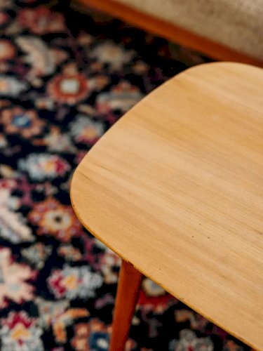 Hanna, la table d'appoint en bois N°659