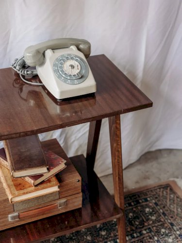 Hanna, la table d'appoint en bois N°696