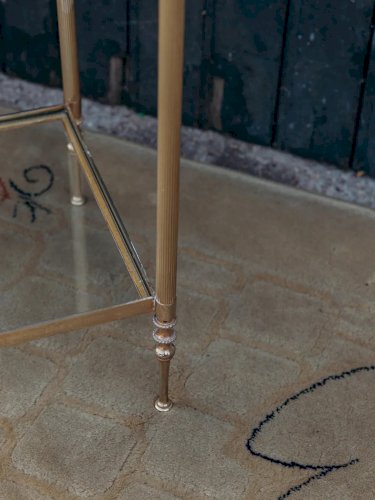 Hanna, la table d'appoint en laiton N°508