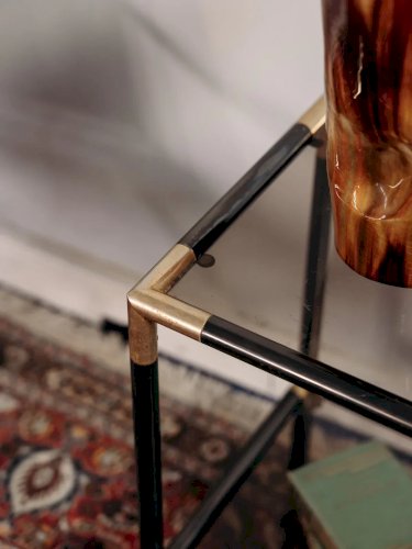 Hanna, la table d'appoint en métal et verre N°720