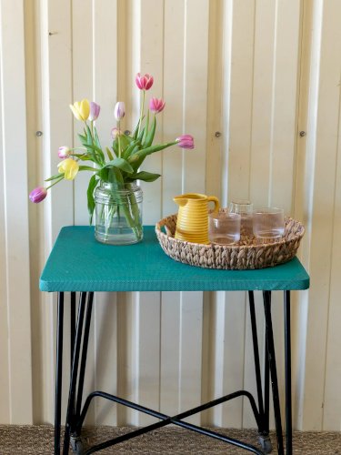 Hanna, la table d'appoint en métal N°307