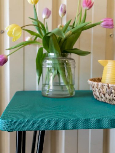 Hanna, la table d'appoint en métal N°307