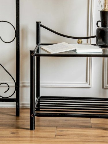 Hanna, la table d'appoint en métal N°484