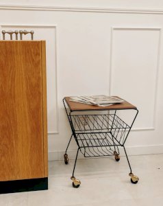 Hanna, the metal side table No. 501