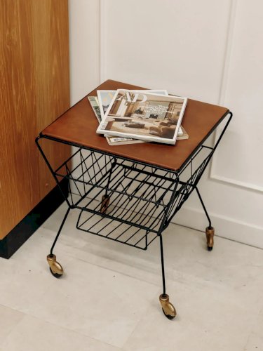 Hanna, la table d'appoint en métal N°501