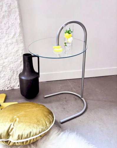 Hanna, la table d'appoint en métal N°534
