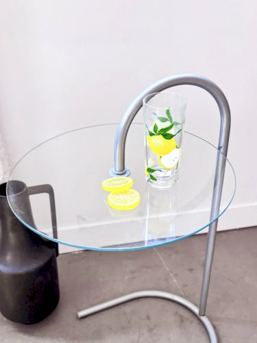 Hanna, la table d'appoint en métal N°534