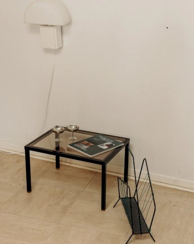 Hanna, la table d'appoint en métal N°643