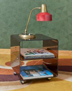 Hanna, the smoked plexiglass side table N°781