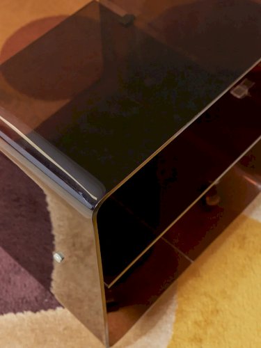 Hanna, la table d'appoint en plexiglass fumé N°781