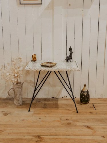 Hanna, la table d'appoint en rotin blanc N°775