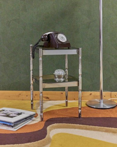 Hanna, la table d'appoint en verre fumé et chrome N°780