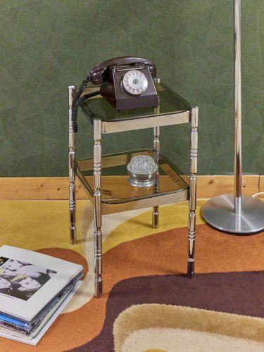 Hanna, la table d'appoint en verre fumé et chrome N°780