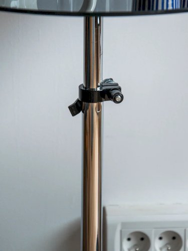 Hanna, la table d'appoint réglable N°575