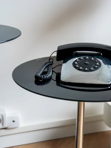 Hanna, la table d'appoint réglable N°575