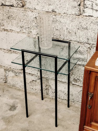 Hanna, la table en métal et verre N°511