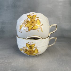HEREND Hungary 2 tasses à thé décor Apponyi jaune porcelaine hongroise