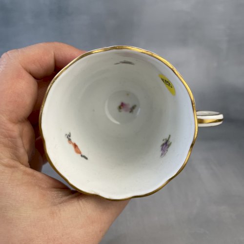 HEREND Hungary tasse à café ou moka décor Flowers porcelaine hongroise