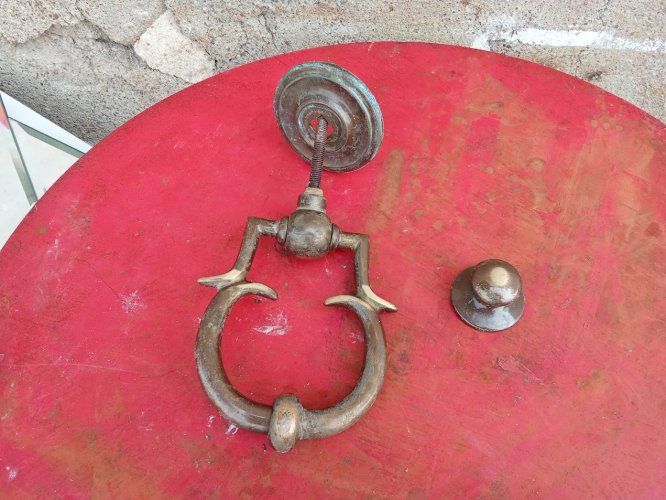 heurtoir de porte en bronze avec son clou 