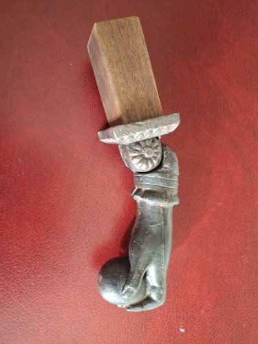 Heurtoir de porte en fonte de fer XIXè siècle ou avant