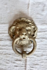 Vintage door knocker — Lion head