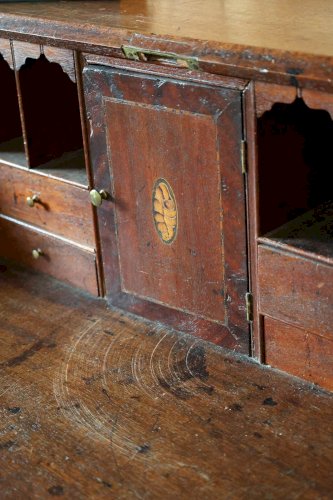 Honoré, le grand secrétaire en bois foncé N°118