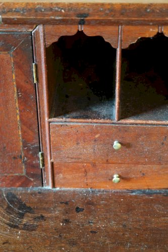 Honoré, le grand secrétaire en bois foncé N°118