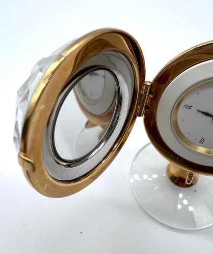 Horloge de bureau Swarovski – Globe en cristal taillé, monture dorée