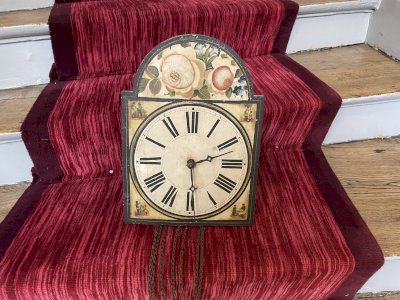 Horloge murale ancienne en bois peint