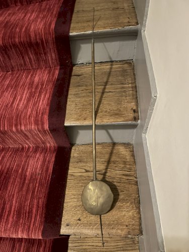 Horloge murale ancienne en bois peint