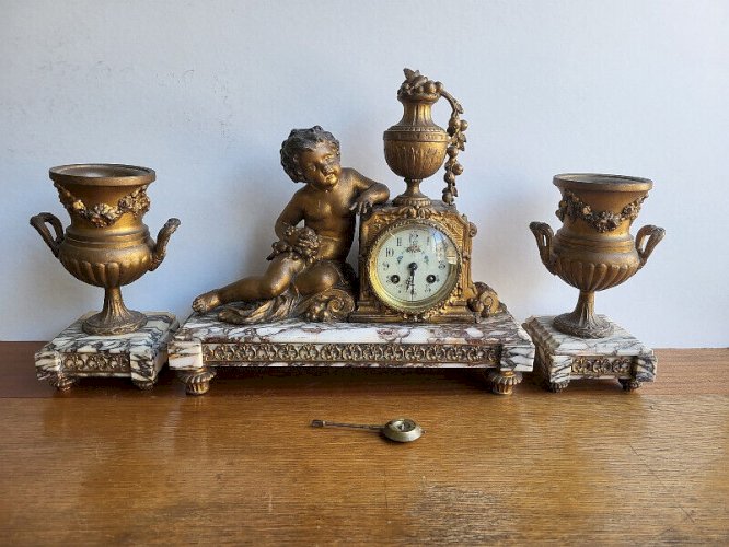 HORLOGE PENDULE ANGELOTS EN REGULE AVEC 2 CASSOLETTES N° 24