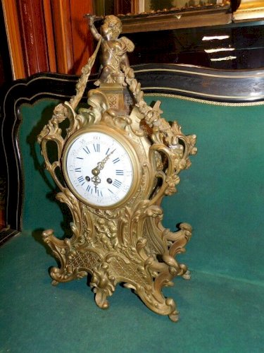 HORLOGE PENDULE EN BRONZE DECOR ANGELOT DU XIX ème SIECLE N17