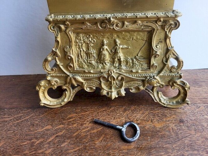 HORLOGE PENDULE EN BRONZE DORE MOUVEMENT A FIL DE FABREGE A MONTPELLIER N° 1