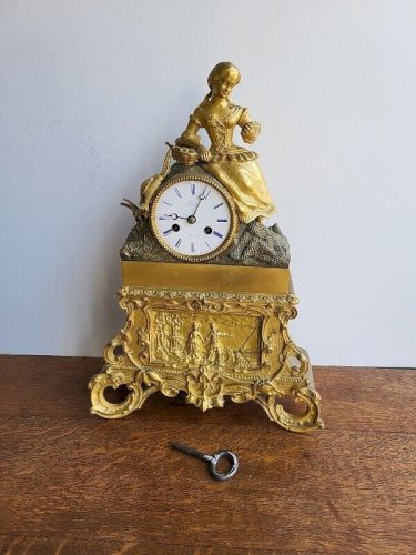 HORLOGE PENDULE EN BRONZE DORE MOUVEMENT A FIL DE FABREGE A MONTPELLIER N° 1