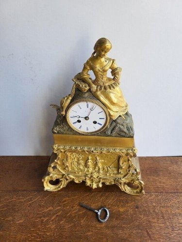 HORLOGE PENDULE EN BRONZE DORE MOUVEMENT A FIL DE FABREGE A MONTPELLIER N° 1