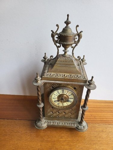HORLOGE PENDULE EN BRONZE DU XIX ème SIECLE N° 10