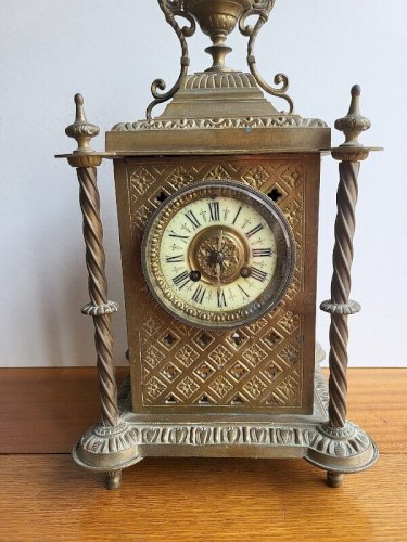 HORLOGE PENDULE EN BRONZE DU XIX ème SIECLE N° 10