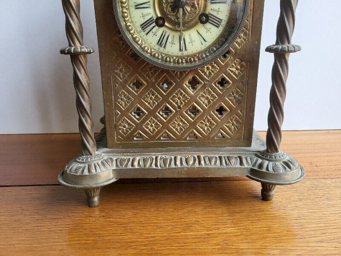 HORLOGE PENDULE EN BRONZE DU XIX ème SIECLE N° 10