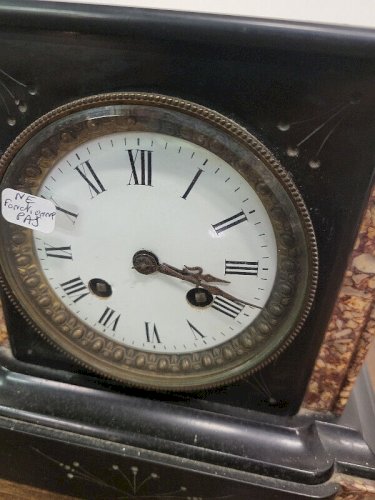 HORLOGE PENDULE EN MARBRE NOIR NAPOLEON II N° 20