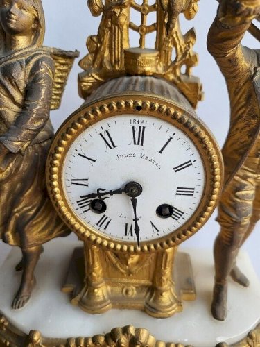HORLOGE PENDULE EN REGULE DORE DECOR CHASSEUR N° 4