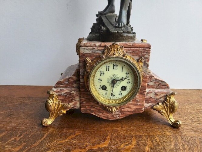 HORLOGE PENDULE EN REGULE ET MARBRE ROSE N° 5