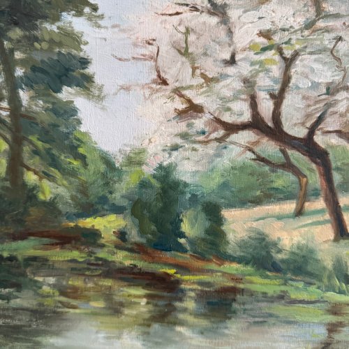 Huile sur panneau XXe cours d'eau arbres en fleur cadre en bois noirci A5655