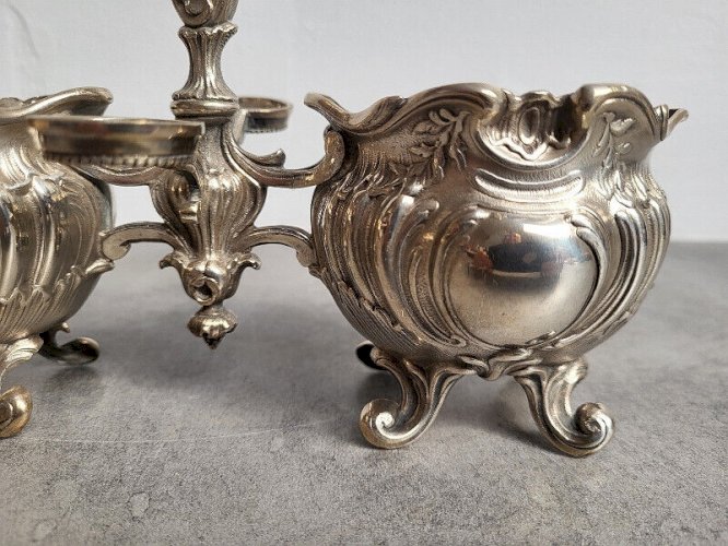HUILIER EN METAL ARGENTE SANS VERRERIE