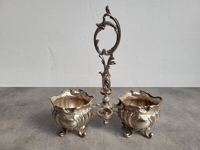 HUILIER EN METAL ARGENTE SANS VERRERIE