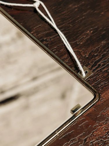 Igor, le miroir en métal N°693